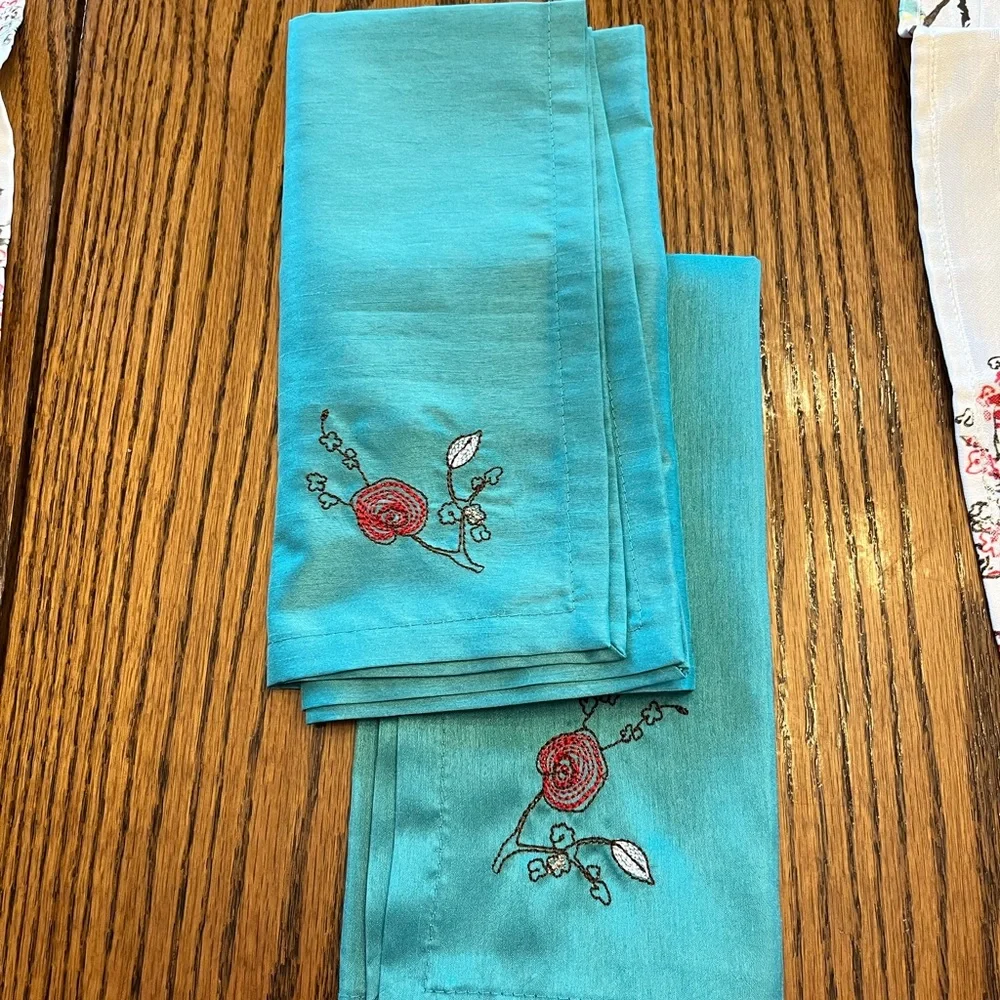 Lenox White Placemats and Napkins with Teal Trim and Multicolor Bird Motif